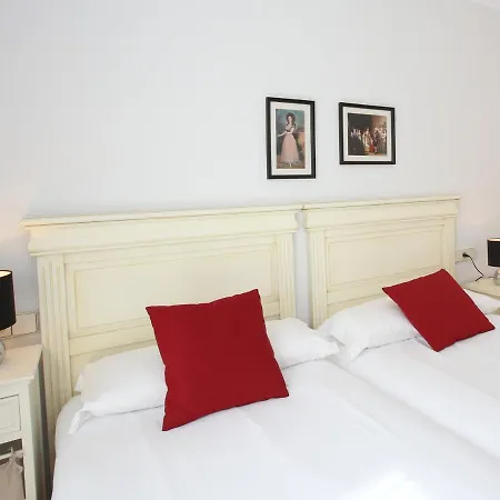 Apartment Ondarreta Gran Piso Junto A La Playa De Ondarreta San Sebastián